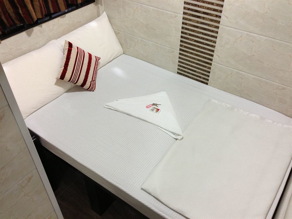 Shanghai Hostel Hk Гонконг Экстерьер фото